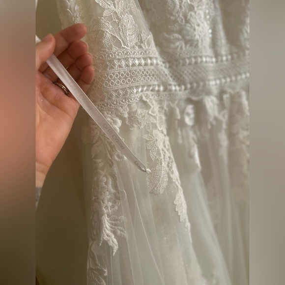 Stunning Wedding Dress - Perfect for a Boho Wedding - Picture 15 of 15